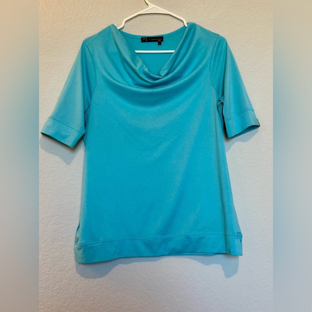 M by Novara, XL, light blue top with one side zipper pocket